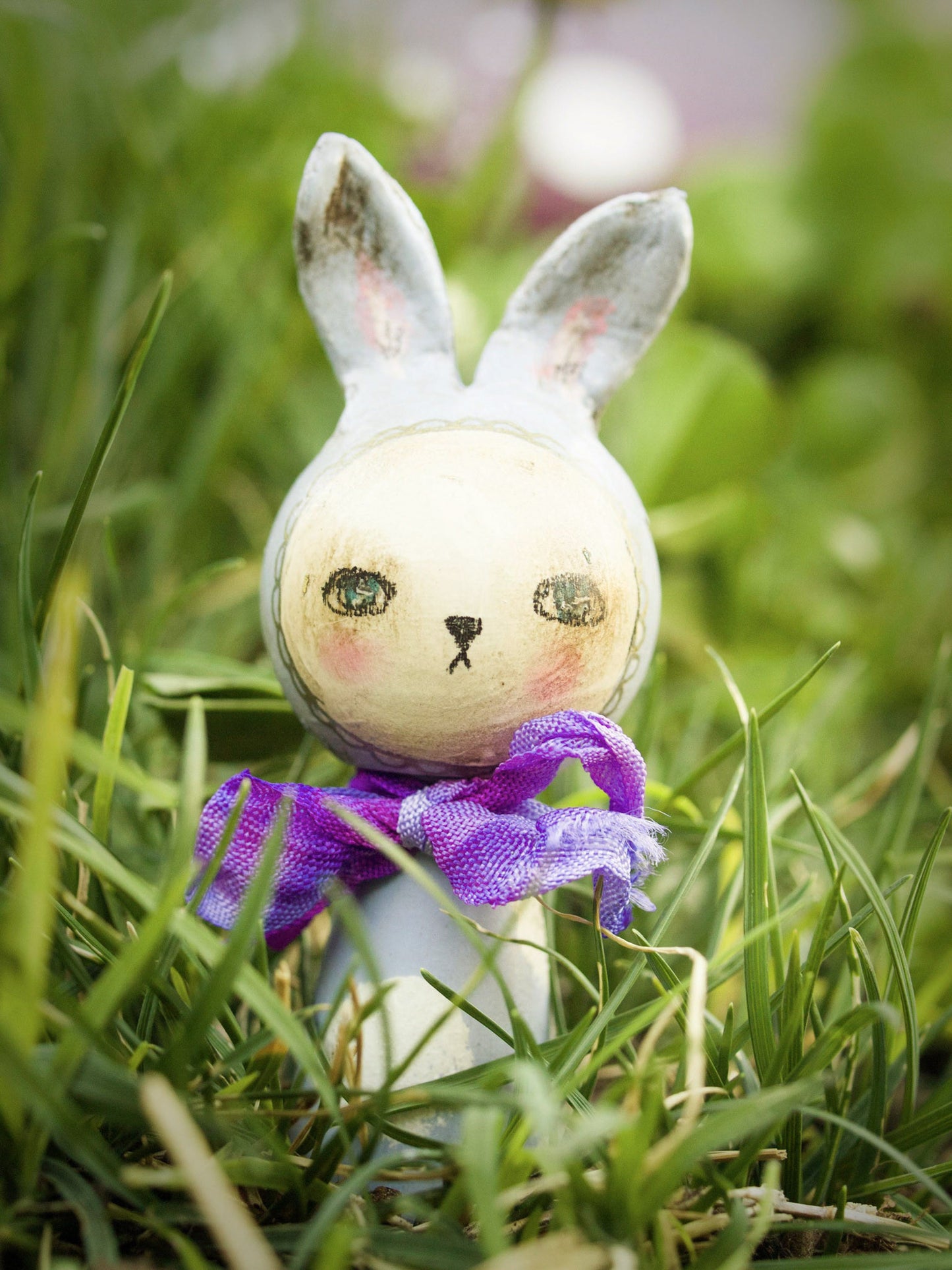 Little and super cute miniature Easter bunnies have hopped along to Danita Art. These adorable wooden kokeshi handmade dolls are really beautiful.