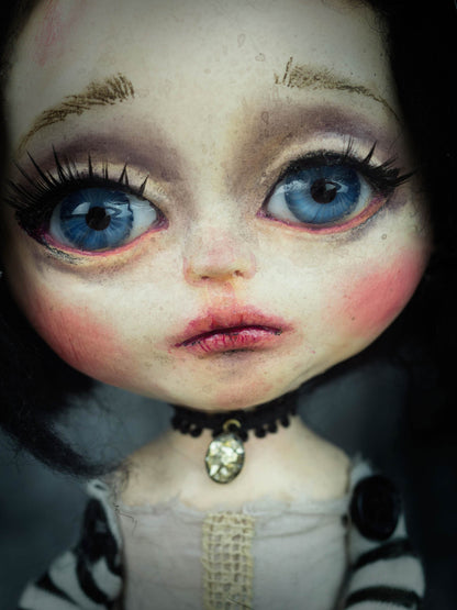 Soulful eyes are the main feature on each of the dolls Danita makes by hand, with techniques and secrets she likes to share on her online classes.