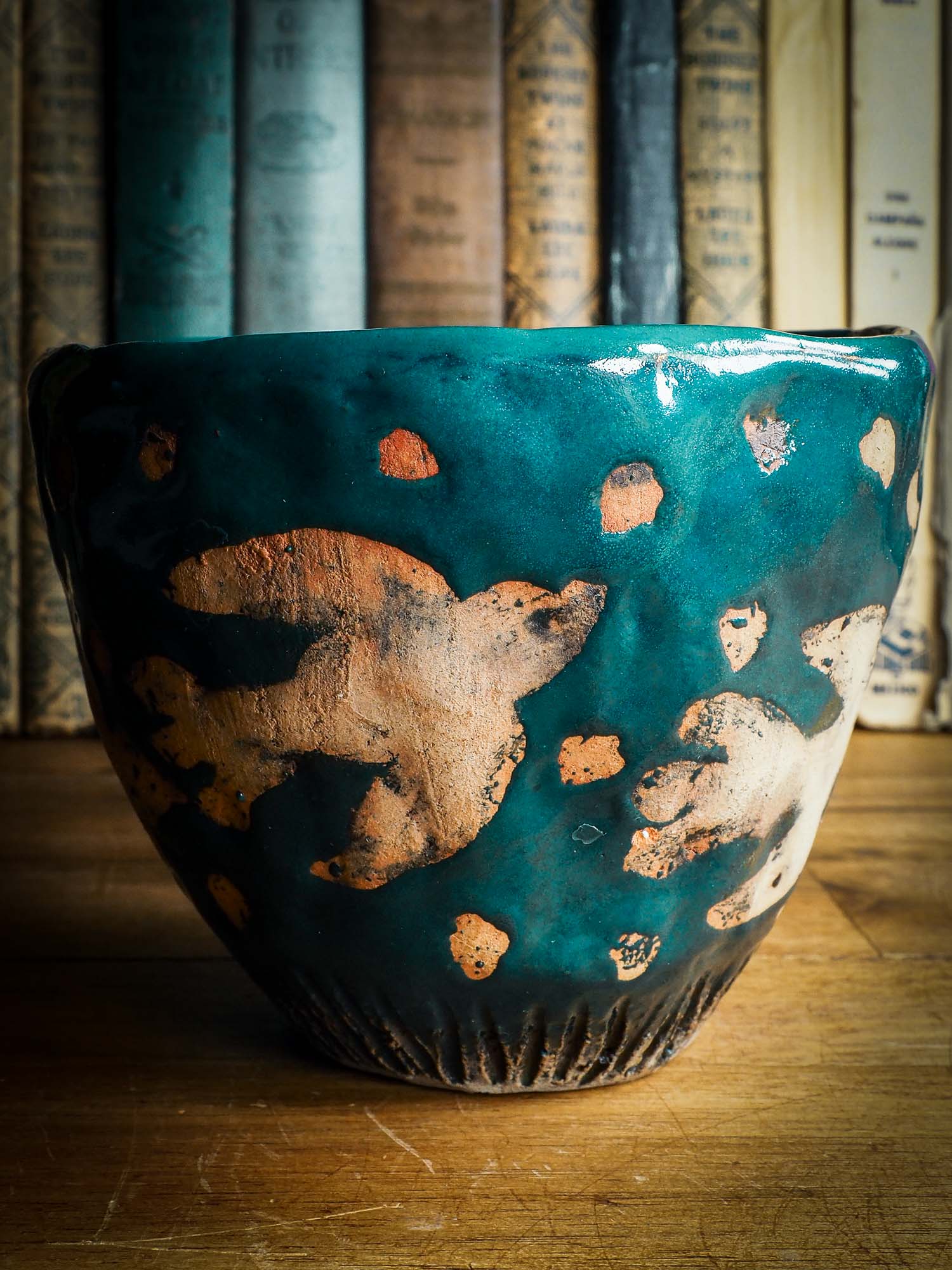 An original Idania Salcido Danita Art pinched ceramic free turquoise birds art bowl. Handmade from locally foraged clay, this glazed ceramics one of a kind artwork is perfect for any kitchen plate and bowls unique collection. food safe hand wash only bowl. Blue turquoise glaze contrasts with raw clay colored flying handmade birds.