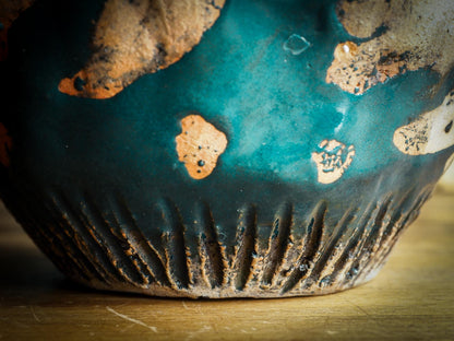 An original Idania Salcido Danita Art pinched ceramic free turquoise birds art bowl. Handmade from locally foraged clay, this glazed ceramics one of a kind artwork is perfect for any kitchen plate and bowls unique collection. food safe hand wash only bowl. Blue turquoise glaze contrasts with raw clay colored flying handmade birds.