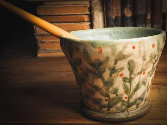 An original Idania Salcido Danita Art ceramic cat pet food plate. Handmade from stoneware, this glazed ceramics one of a kind artwork is perfect for any kitchen plate and bowls unique collection. Thumbprints and  intentionally irregular shape give the bowl a cozy, warmly familiar feel when you pick it. This is the painter's cat. Like my black cat Loki, he loves to hang around with me in the studio. He's great at holding your brushes and paint water for you.