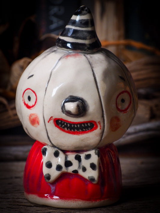 Fire glazed ceramic figurine by Idania Salcido, Danita Art. On Halloween, Danita creates spooky cute hand made ceramic figures to decorate your home in the scariest holiday of the year. Ghosts, witches, ghouls, vampires, black cats and other creatures of the night come to life in glazed ceramic home decor.