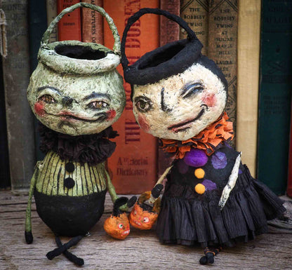 Amazing collection of Halloween handmade art dolls by Danita. Pumpkins, jack-o-lanterns, witches, ghosts, ghouls and other night creatures are home decor decorations created in paper clay by Danita Art.