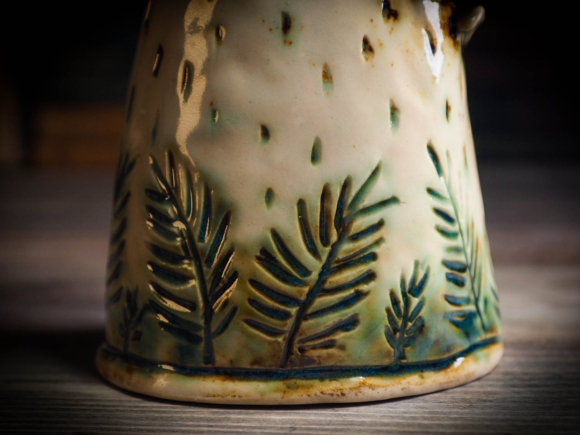 A beautiful original ceramic sculpture by idania salcido the artist behind Danita Art. Created with hand build techniques by the hands of the artists, this pieces is inspired by the mushrooms growing in the beautiful woodlands and forests of her imagination.