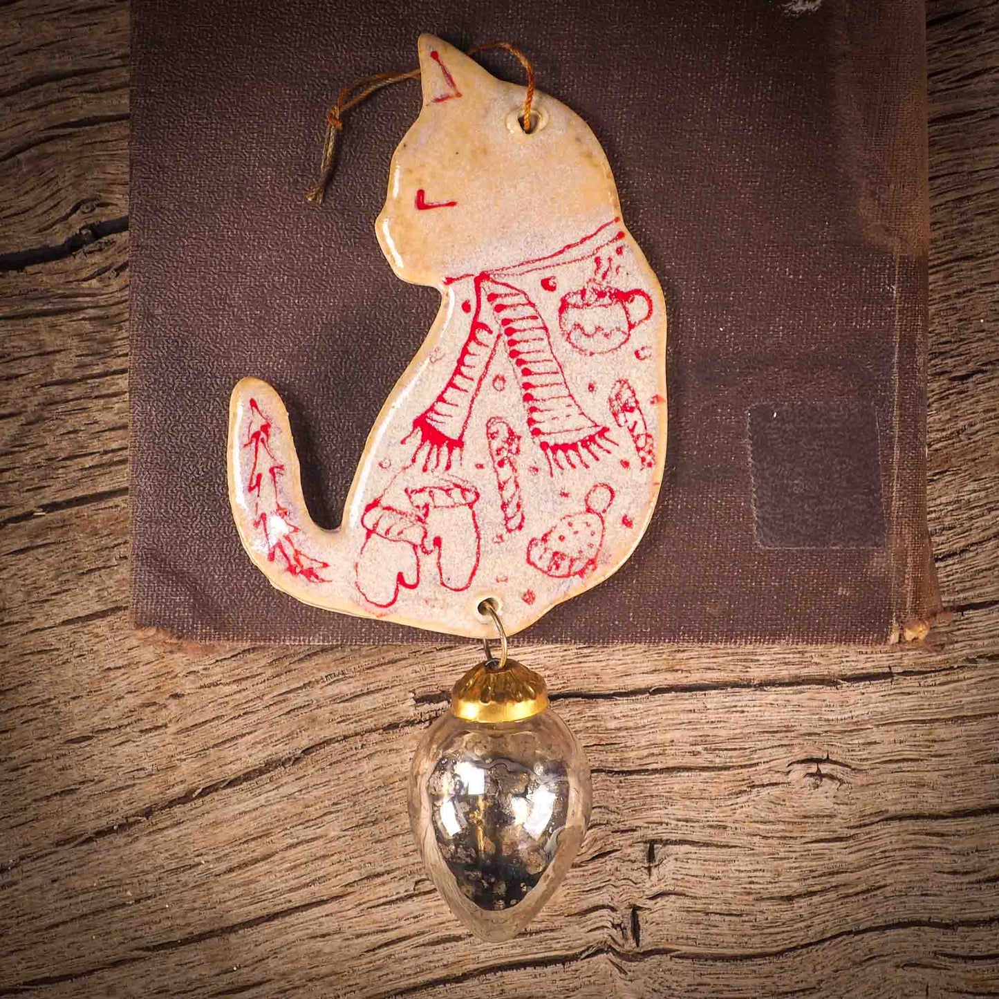 HOLIDAY CAT ORNAMENT #02